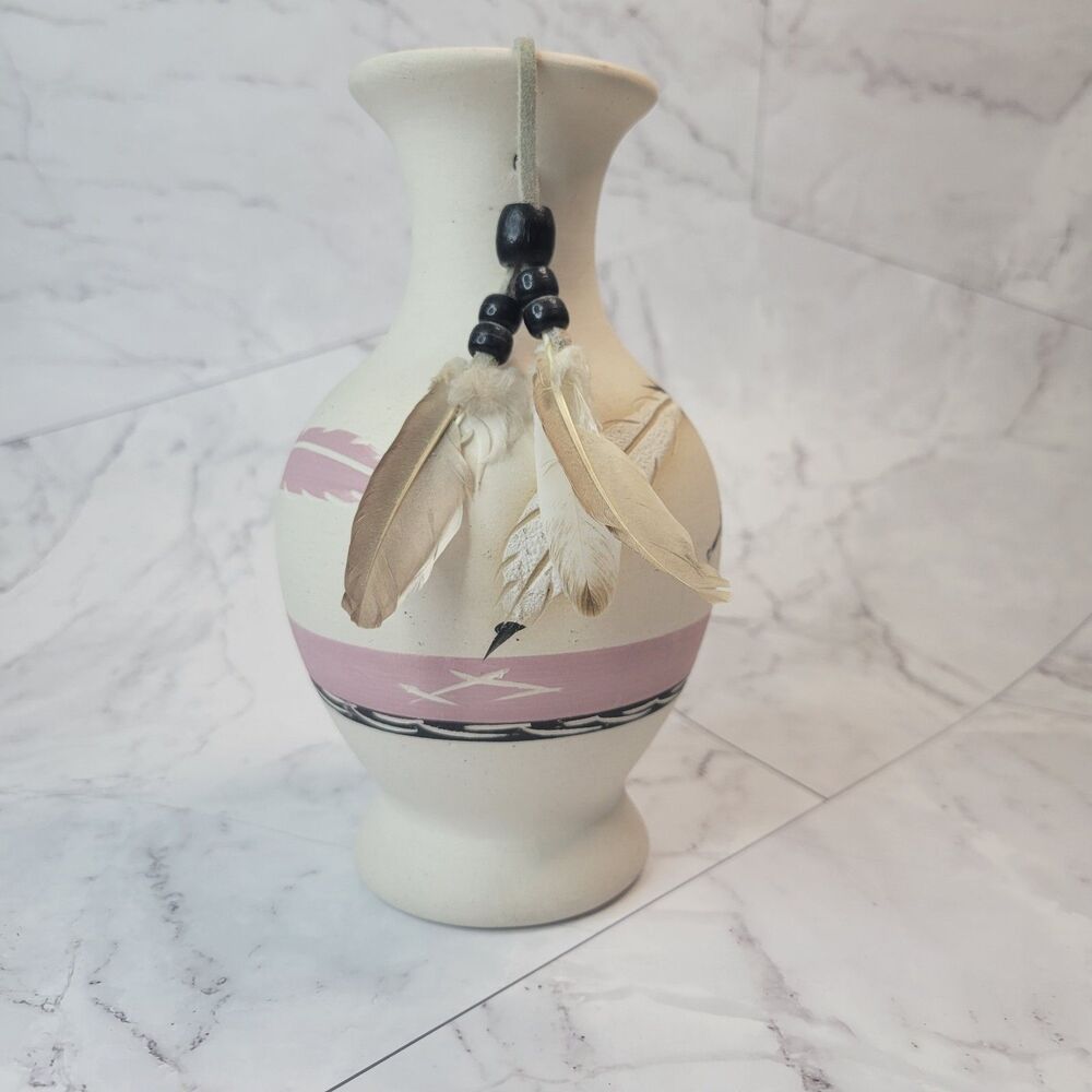 Vintage Native American pottery vase signed pink feather Little Violet 38